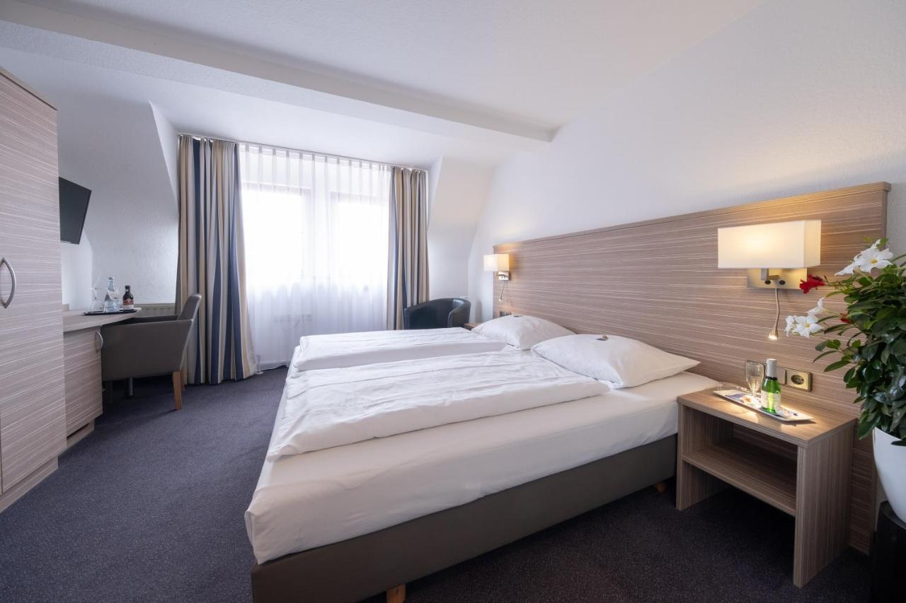 Hotel Bär Sinsheim Exteriör bild